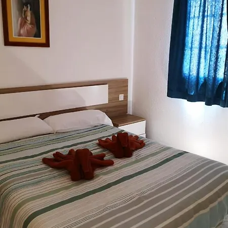 Doble Uve Aparthotel *