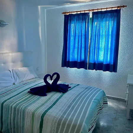 Aparthotel Doble Uve *
